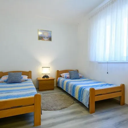 App Ladenci Лабин